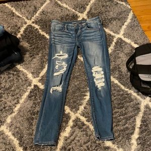 Women’s American eagle ripped jeans
